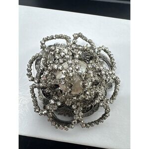 ELEGANT SPARKLING RHINESTONE MIRIAM HASKELL VINTAGE BROOCH